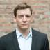 Dominik Sinnreich ist Gründer und Geschäftsführer der Newsroom GmbH – Österreichs erster Corporate Newsroom-Agentur. Er produziert und konzipiert Content, Formate und Owned Media für Unternehmen, NGOs und Institutionen, und berät sie beim Aufbau eigener Newsroom-Strukturen und -Prozesse. Er war zehn Jahre lang Journalist, zuletzt Politik-Chef des TV-Senders Puls 4; mit Stationen beim ORF-„Report“ und der Tageszeitung „Kurier“.