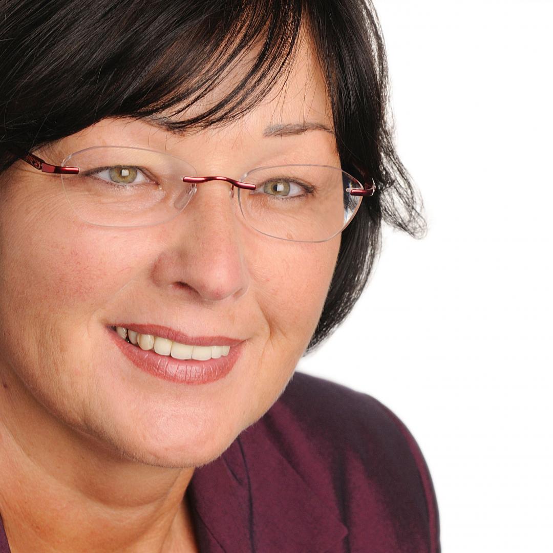 Dr. Angela Köppl