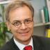 Prof. Dr. Rainer Münz ist Experte für Demographie und Migration. Seit 2020 unterrichtet er an der School of Public Policy der Central European University (Wien-Budapest). Zugleich lehrt er an der Diplomatischen Akademie (Wien). Davor arbeitete er zwischen 2015 und Anfang 2020 als Berater des damaligen EU-Kommissionspräsidenten J.C. Juncker. Zwischen 2005 und 2015 leitete Rainer Münz die Forschungsabteilung der Erste Bank in Wien. Zugleich war er Senior Fellow des europäischen Think Tanks Bruegel (Brussels), des Hamburgischen Weltwirtschafts-Instituts (HWWI) sowie des Migration Policy Institute (MPI, Washington DC).Bis 2004 war Rainer Münz überwiegend in akademischen Positionen tätig.Neben seiner Lehr- und Forschungstätigkeit war Rainer Münz als Konsulent für die Weltbank und die OECD tätig.seit 2010 ist er Mitglied im österreichischen Expertenrat Integration des BMEIA; seit 2014 trägt er Verantwortung für einen Teil des Budgets des Trust Funds KNOMAD (Global knowledge partnership on migration and development) der Weltbank (Washington DC); zwischen 2015 und 2019 leitete er die Gruppe der Policy Adviser des Generaldirektors der UN-Organisation für Migration (IOM, Genf).